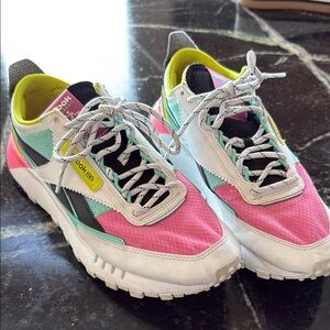 Reebok Pink and White Sneakers with Modern Design